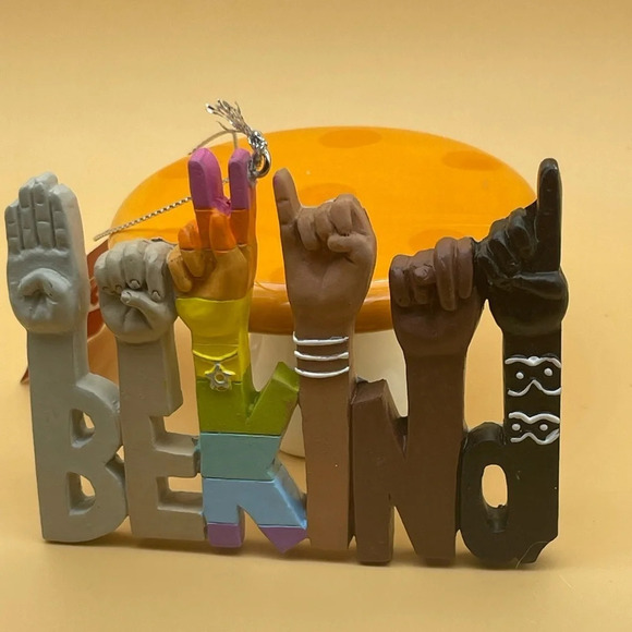 Be Kind Sign Language Hand Talking Interpreter ASL Ornament, NWT - Picture 3 of 5